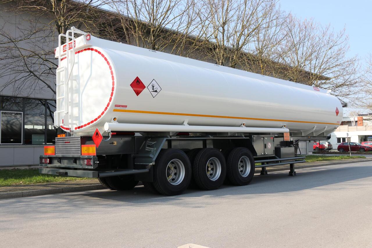 Sievering 45000 LITRES ADR SEMI REMORQUE CITERNE DE CARBURANT - Tankauflieger: das Bild 2 Sievering 45000 LITRES ADR SEMI REMORQUE CITERNE DE CARBURANT - Tankauflieger: das Bild 2