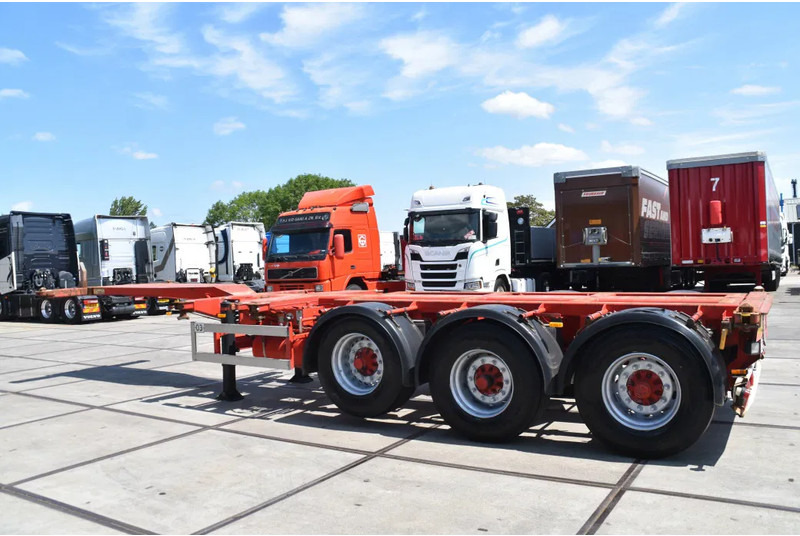Nooteboom containerchassis - LIFT AXLE - DISC BRAKES - BPW AXLES - 2 x EXTENDABLE - - Container/ Wechselfahrgestell Auflieger: das Bild 4 Nooteboom containerchassis - LIFT AXLE - DISC BRAKES - BPW AXLES - 2 x EXTENDABLE - - Container/ Wechselfahrgestell Auflieger: das Bild 4