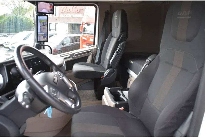 DAF XG 480 4x2 - 230 TKM - CAMERA SYSTEM - PARK. AIRCO - 2 x FUEL TANKS - APPLE CARPLAY/ANDROID - LED LIGHTS - TOP CONDITION - - Sattelzugmaschine: das Bild 4 DAF XG 480 4x2 - 230 TKM - CAMERA SYSTEM - PARK. AIRCO - 2 x FUEL TANKS - APPLE CARPLAY/ANDROID - LED LIGHTS - TOP CONDITION - - Sattelzugmaschine: das Bild 4