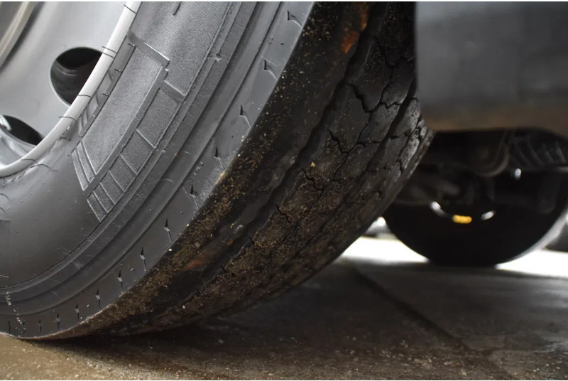 Sattelzugmaschine Scania R460 NGS 4x2 - SUPER - RETARDER - 325 TKM - PARK. AIRCO - ACC - NAVI - 2 x FUEL TANKS - TOP CONDITION -: das Bild 14