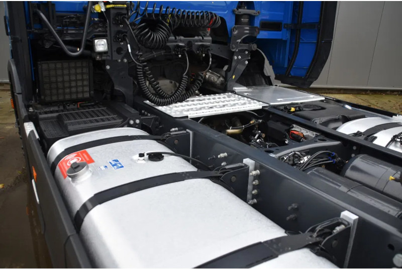 Sattelzugmaschine Scania R460 NGS 4x2 - SUPER - RETARDER - 325 TKM - PARK. AIRCO - ACC - NAVI - 2 x FUEL TANKS - TOP CONDITION -: das Bild 10