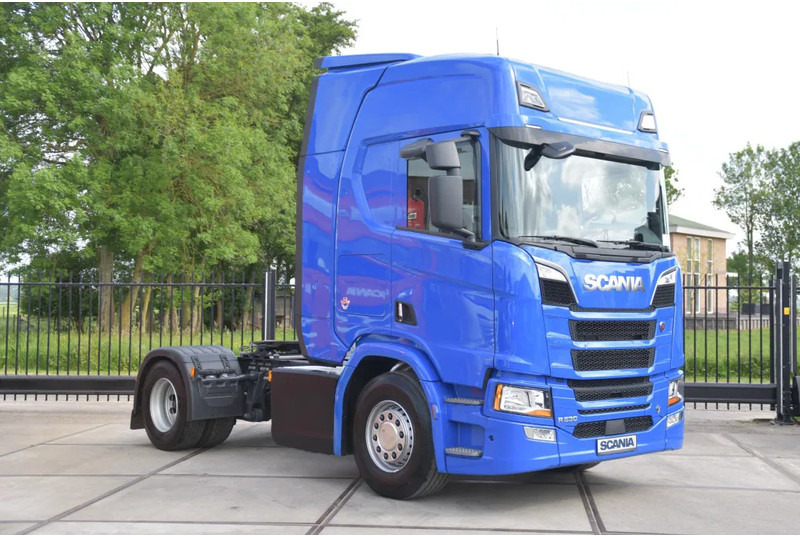 Scania R530 V8 NGS 4x2 - ADR FL - RETARDER - 253 TKM - ACC - NAVI - PTO - DIFF. LOCK - EXCELLENT CONDITION - - Sattelzugmaschine: das Bild 2 Scania R530 V8 NGS 4x2 - ADR FL - RETARDER - 253 TKM - ACC - NAVI - PTO - DIFF. LOCK - EXCELLENT CONDITION - - Sattelzugmaschine: das Bild 2