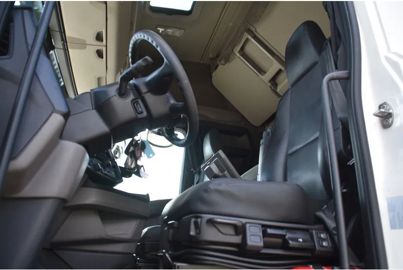 Scania S410 NGS 4x2EB MEGA 95 cm or 103 cm driving height - RETARDER - 649 TKM - FULL AIR - PARK. AIRCO - LEATHER SEATS - 2 x FUEL TANK - Sattelzugmaschine: das Bild 4 Scania S410 NGS 4x2EB MEGA 95 cm or 103 cm driving height - RETARDER - 649 TKM - FULL AIR - PARK. AIRCO - LEATHER SEATS - 2 x FUEL TANK - Sattelzugmaschine: das Bild 4