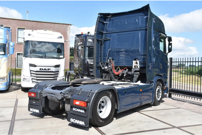 Scania S450 NGS 4x2NB - FULL AIR - 787 TKM - RETARDER - PARK. AIRCO - 2 x FUEL TANKS - TOP CONDITION - - Sattelzugmaschine: das Bild 3 Scania S450 NGS 4x2NB - FULL AIR - 787 TKM - RETARDER - PARK. AIRCO - 2 x FUEL TANKS - TOP CONDITION - - Sattelzugmaschine: das Bild 3