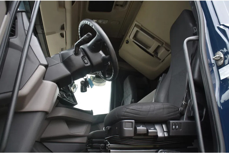 Scania S450 NGS 4x2NB - FULL AIR - RETARDER - ACC - PARK. AIRCO - 2 x FUEL TANKS - TOP CONDITION - - Sattelzugmaschine: das Bild 4 Scania S450 NGS 4x2NB - FULL AIR - RETARDER - ACC - PARK. AIRCO - 2 x FUEL TANKS - TOP CONDITION - - Sattelzugmaschine: das Bild 4