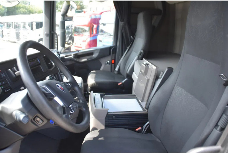 Scania S450 NGS 4x2NB - FULL AIR - RETARDER - ACC - PARK. AIRCO - 2 x FUEL TANKS - TOP CONDITION - - Sattelzugmaschine: das Bild 5 Scania S450 NGS 4x2NB - FULL AIR - RETARDER - ACC - PARK. AIRCO - 2 x FUEL TANKS - TOP CONDITION - - Sattelzugmaschine: das Bild 5