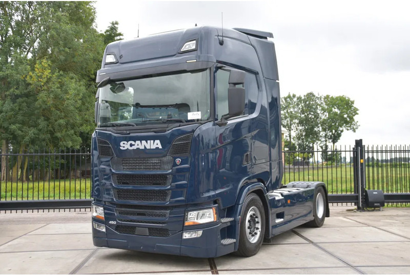 Scania S450 NGS 4x2NB - FULL AIR - RETARDER - ACC - PARK. AIRCO - 2 x FUEL TANKS - TOP CONDITION - - Sattelzugmaschine: das Bild 2 Scania S450 NGS 4x2NB - FULL AIR - RETARDER - ACC - PARK. AIRCO - 2 x FUEL TANKS - TOP CONDITION - - Sattelzugmaschine: das Bild 2