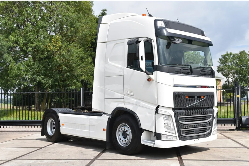 Volvo FH 460 Globe 4x2 - FULL AIR - 628 TKM - HYDRAULIC SYSTEM - PTO - NAVI - 2 x FUEL TANKS - - Sattelzugmaschine: das Bild 1 Volvo FH 460 Globe 4x2 - FULL AIR - 628 TKM - HYDRAULIC SYSTEM - PTO - NAVI - 2 x FUEL TANKS - - Sattelzugmaschine: das Bild 1