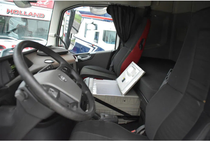 Volvo FH 460 Globe 4x2 - FULL AIR - 628 TKM - HYDRAULIC SYSTEM - PTO - NAVI - 2 x FUEL TANKS - - Sattelzugmaschine: das Bild 5 Volvo FH 460 Globe 4x2 - FULL AIR - 628 TKM - HYDRAULIC SYSTEM - PTO - NAVI - 2 x FUEL TANKS - - Sattelzugmaschine: das Bild 5