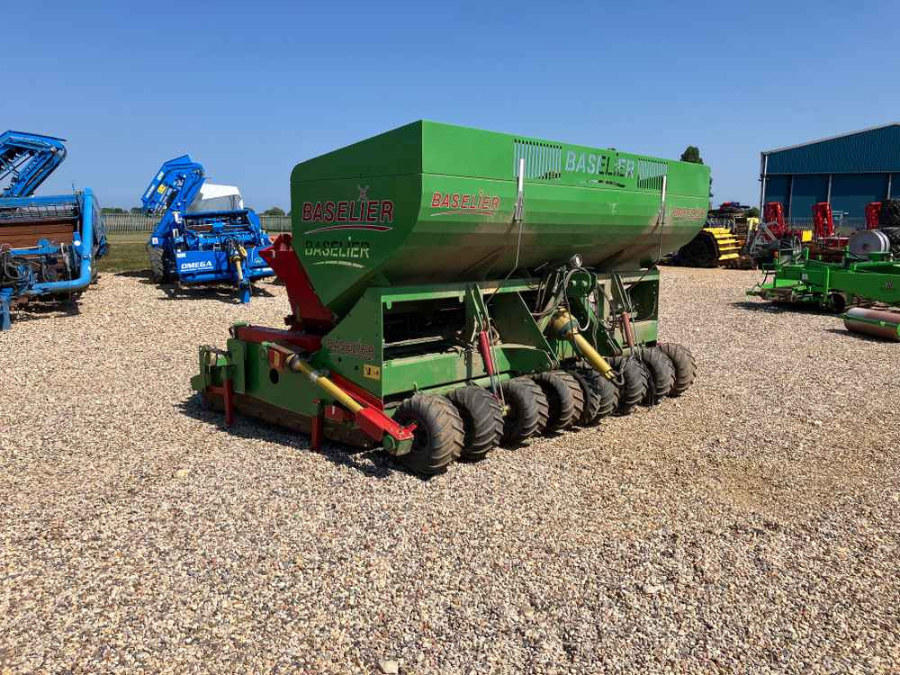 Baselier Baselier 4 Row Mounted FA-W, Potato Planter Tilla Combination - Erntemaschine: das Bild 1 Baselier Baselier 4 Row Mounted FA-W, Potato Planter Tilla Combination - Erntemaschine: das Bild 1