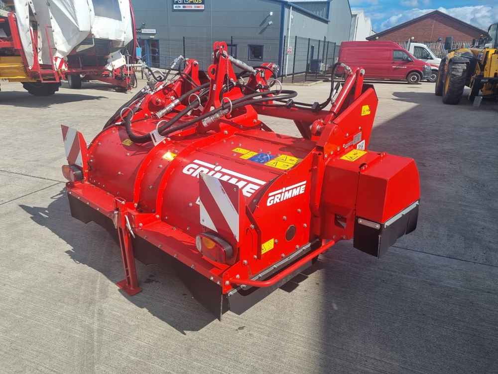 Grimme Grimme HT 200 Front Mounted Self-Propelled Topper - Erntemaschine: das Bild 1 Grimme Grimme HT 200 Front Mounted Self-Propelled Topper - Erntemaschine: das Bild 1