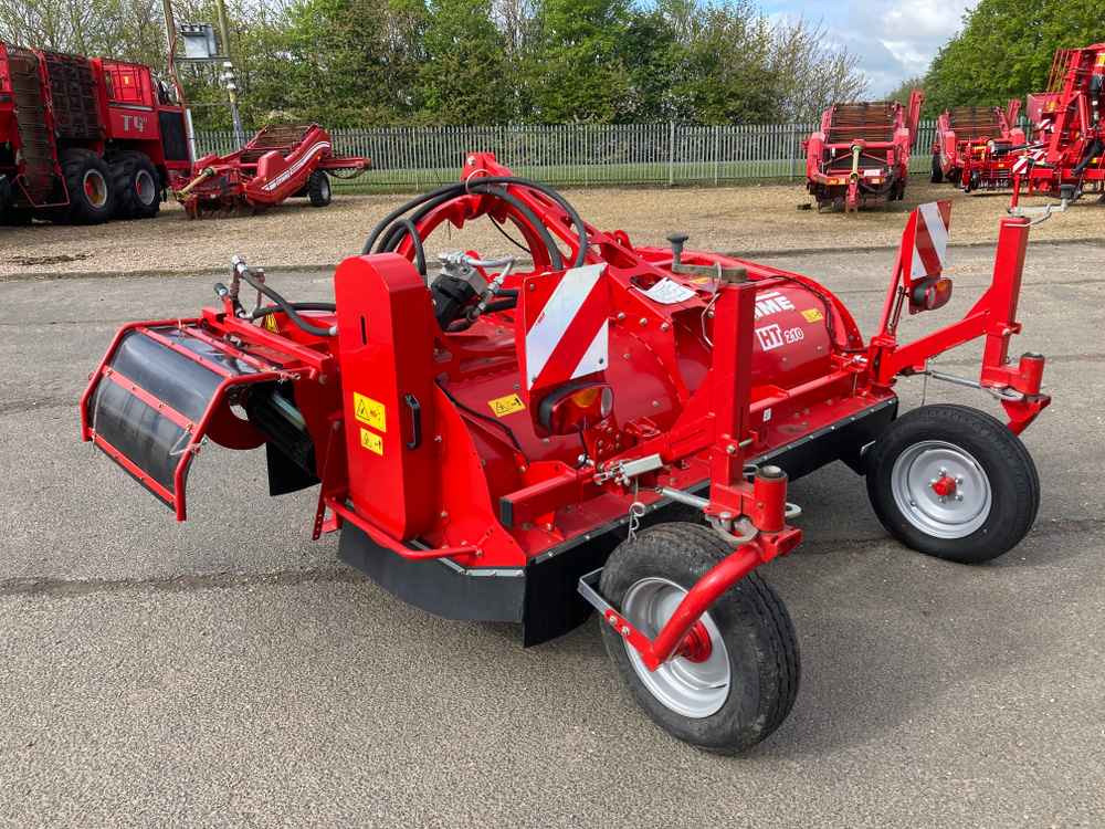 Grimme Grimme HT 210 Front Mounted Self-Propelled Topper - Erntemaschine: das Bild 1 Grimme Grimme HT 210 Front Mounted Self-Propelled Topper - Erntemaschine: das Bild 1