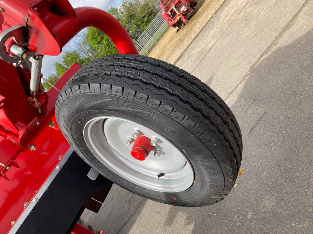 Grimme Grimme HT 210 Front Mounted Self-Propelled Topper - Erntemaschine: das Bild 4 Grimme Grimme HT 210 Front Mounted Self-Propelled Topper - Erntemaschine: das Bild 4