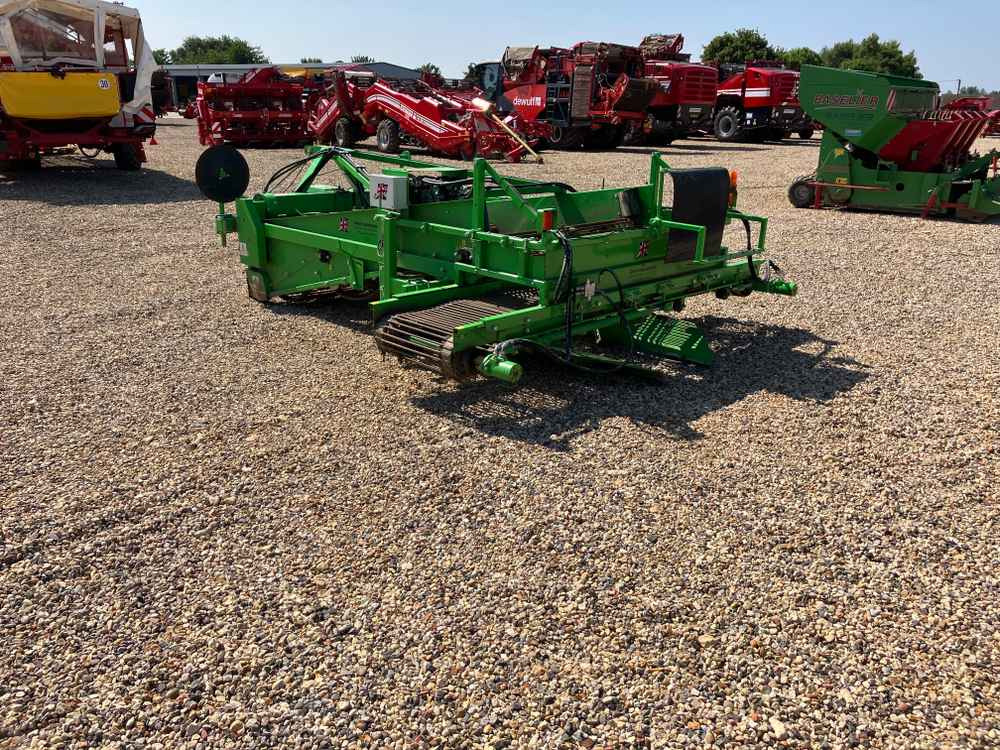 Jones Onion Windrower - Traubenvollernter: das Bild 4 Jones Onion Windrower - Traubenvollernter: das Bild 4