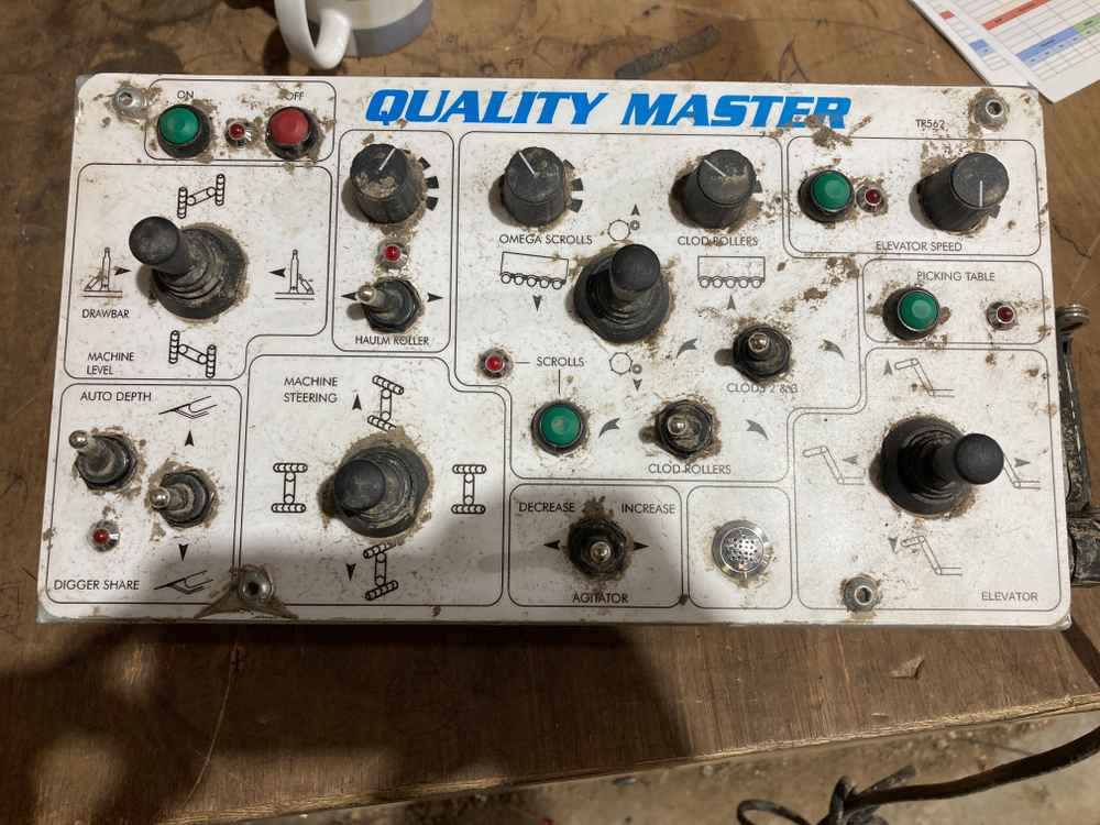 Standen Standen QM 2 Row Trailed Potato Harvester - Erntemaschine: das Bild 3 Standen Standen QM 2 Row Trailed Potato Harvester - Erntemaschine: das Bild 3