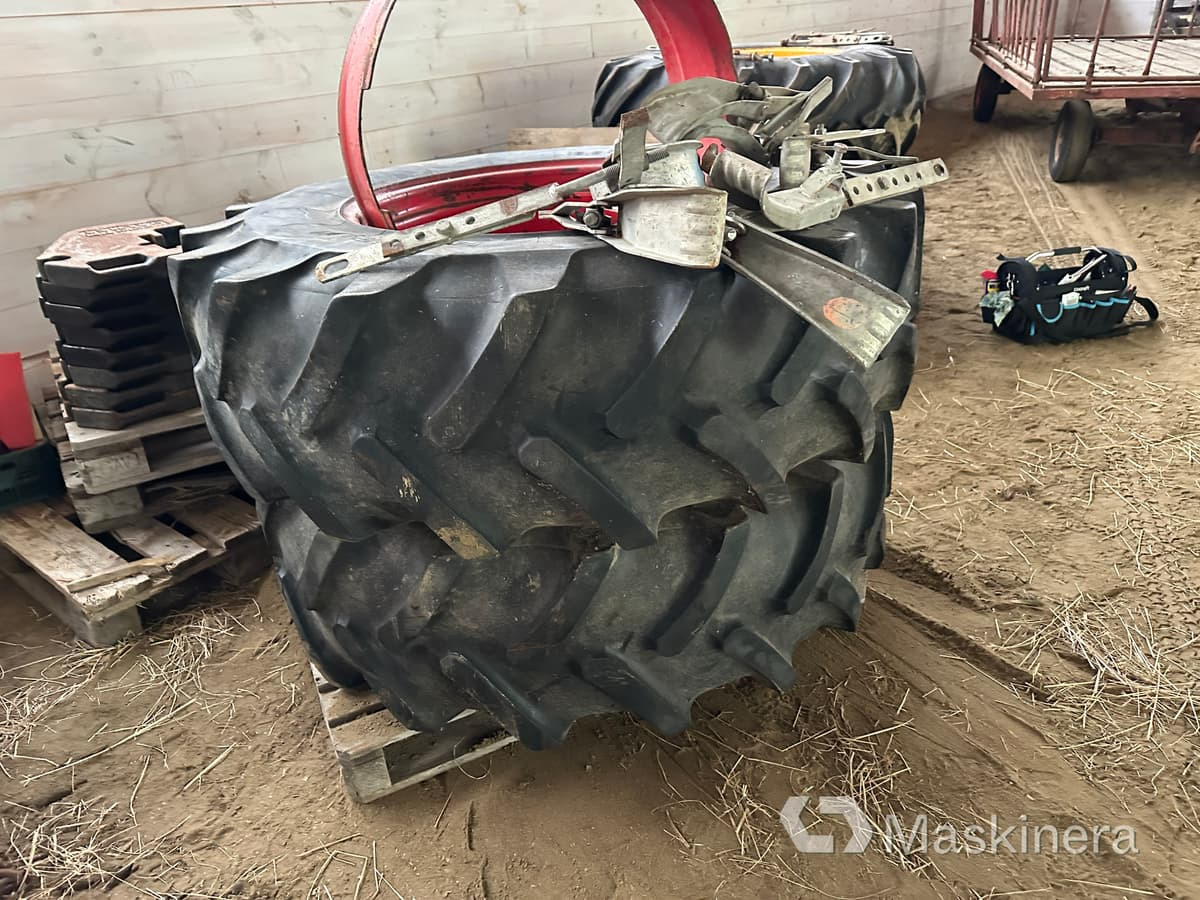 Dubbelmontage Michelin 16.9 R28 - Reifen für Landmaschine: das Bild 3 Dubbelmontage Michelin 16.9 R28 - Reifen für Landmaschine: das Bild 3