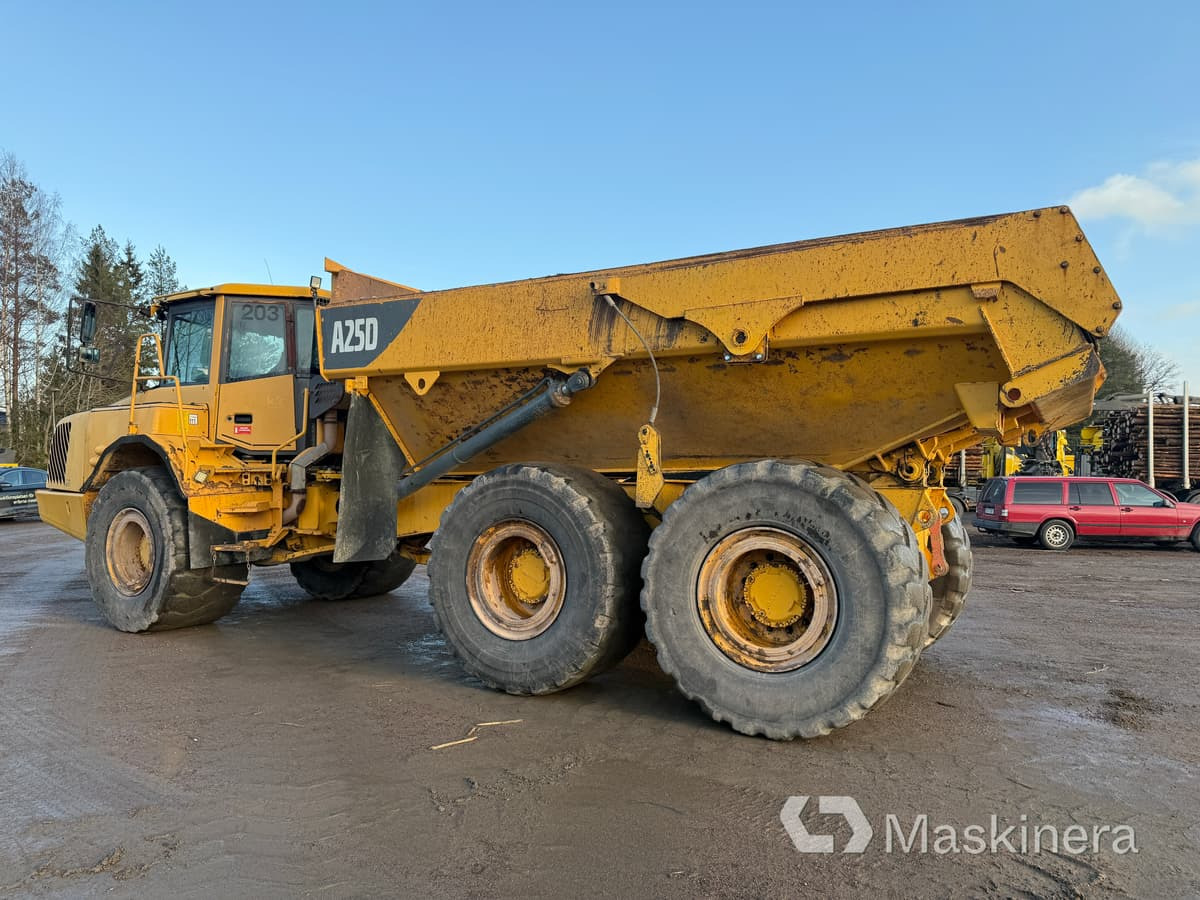 Dumper Volvo A25D 6X6 - Knickgelenkter Dumper: das Bild 4 Dumper Volvo A25D 6X6 - Knickgelenkter Dumper: das Bild 4