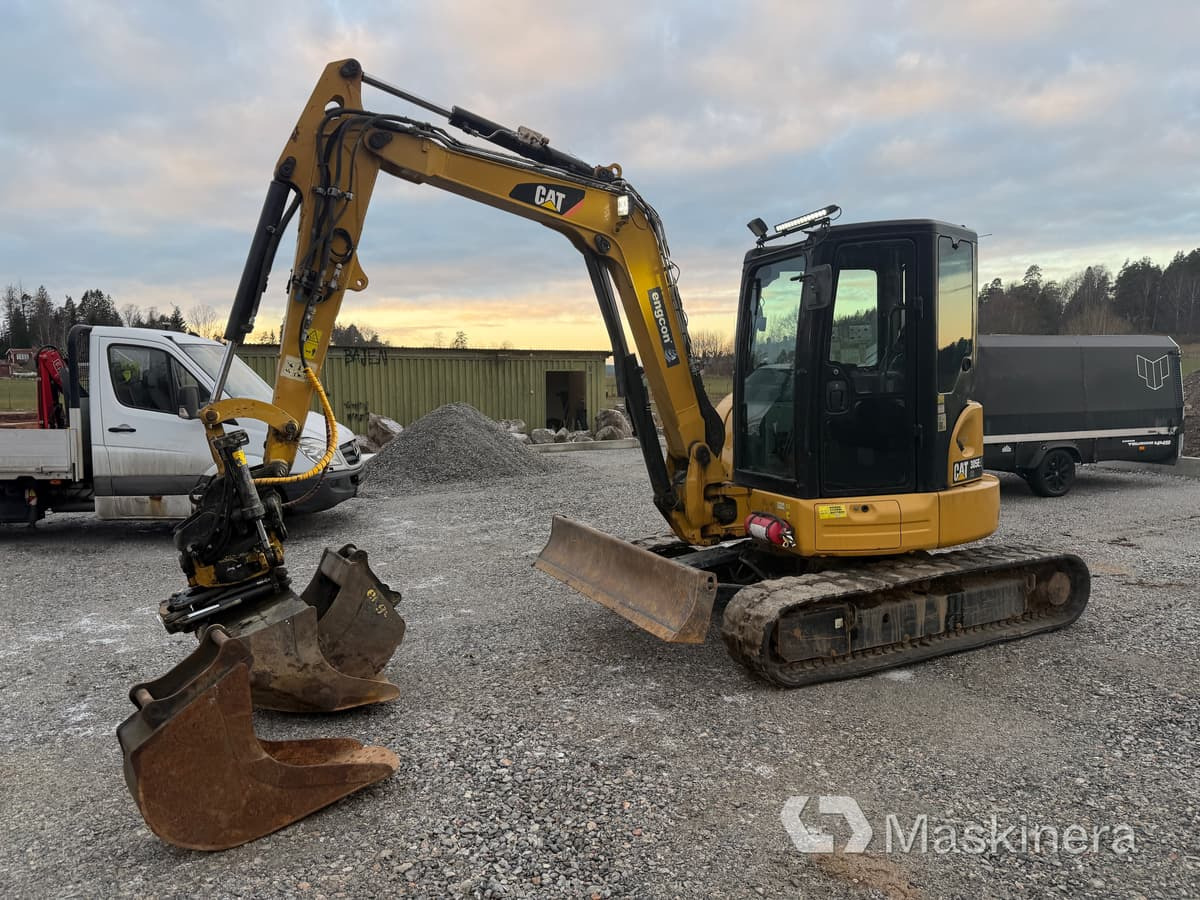 Grävmaskin CAT 305E2 CR med tillbehör - Kettenbagger: das Bild 1 Grävmaskin CAT 305E2 CR med tillbehör - Kettenbagger: das Bild 1