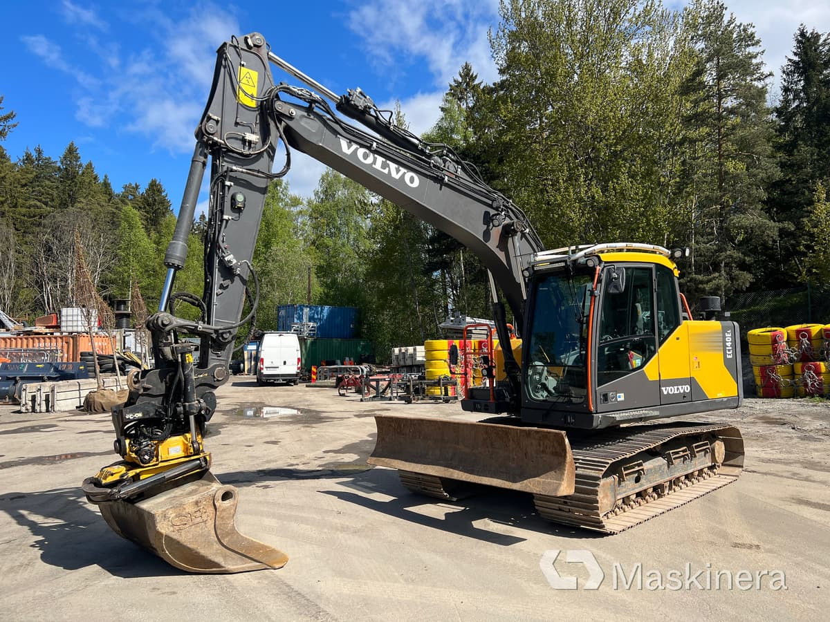 Grävmaskin Volvo EC140EL med 3 skopor - Kettenbagger: das Bild 1 Grävmaskin Volvo EC140EL med 3 skopor - Kettenbagger: das Bild 1