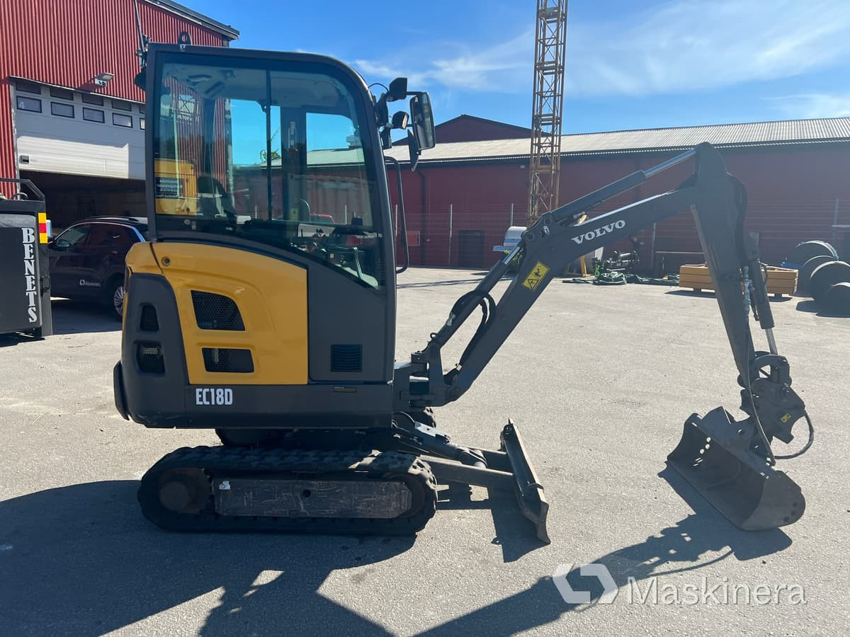 Grävmaskin Volvo EC18D med maskintrailer och redskap - Kettenbagger: das Bild 5 Grävmaskin Volvo EC18D med maskintrailer och redskap - Kettenbagger: das Bild 5
