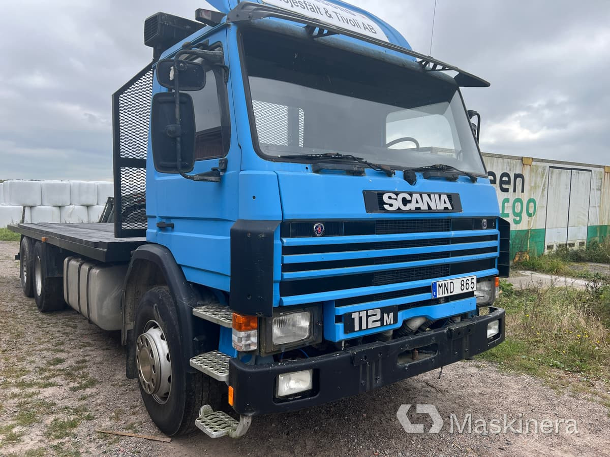 Lastbil Scania P112 M 6x2 - Pritsche LKW: das Bild 2 Lastbil Scania P112 M 6x2 - Pritsche LKW: das Bild 2