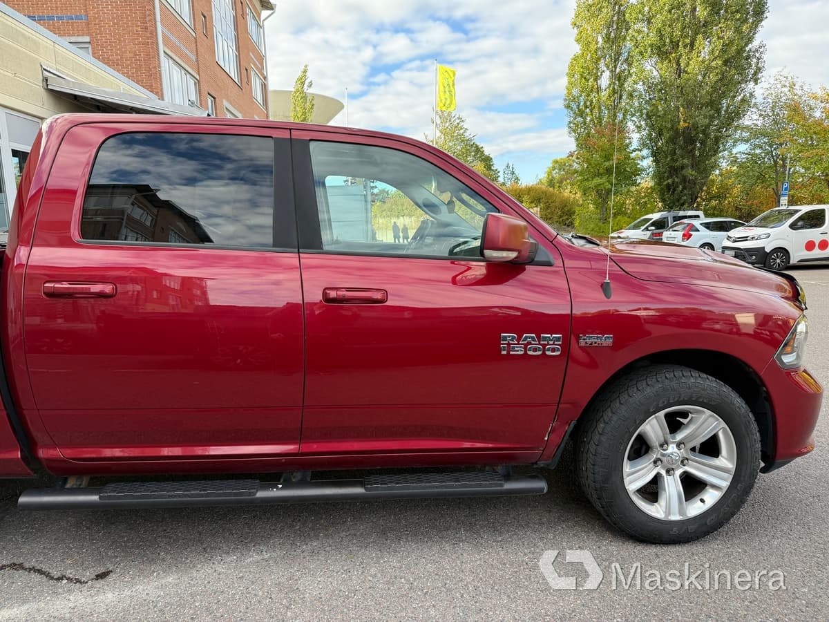 Pickup Dodge Ram 1500 Crew Cab 5.7L V8 HEMI - Kleintransporter: das Bild 4 Pickup Dodge Ram 1500 Crew Cab 5.7L V8 HEMI - Kleintransporter: das Bild 4