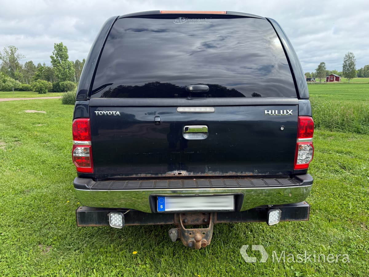 Pickup Toyota Hilux Dubbelhytt 3.0 D 4x4 - Kastenwagen: das Bild 3 Pickup Toyota Hilux Dubbelhytt 3.0 D 4x4 - Kastenwagen: das Bild 3