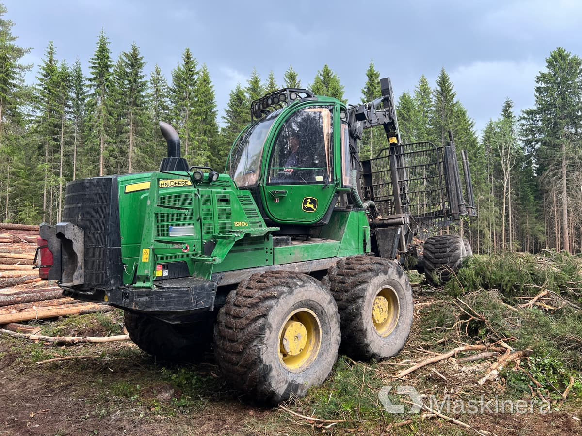 Skotare John Deere 1910G - Forwarder: das Bild 3 Skotare John Deere 1910G - Forwarder: das Bild 3