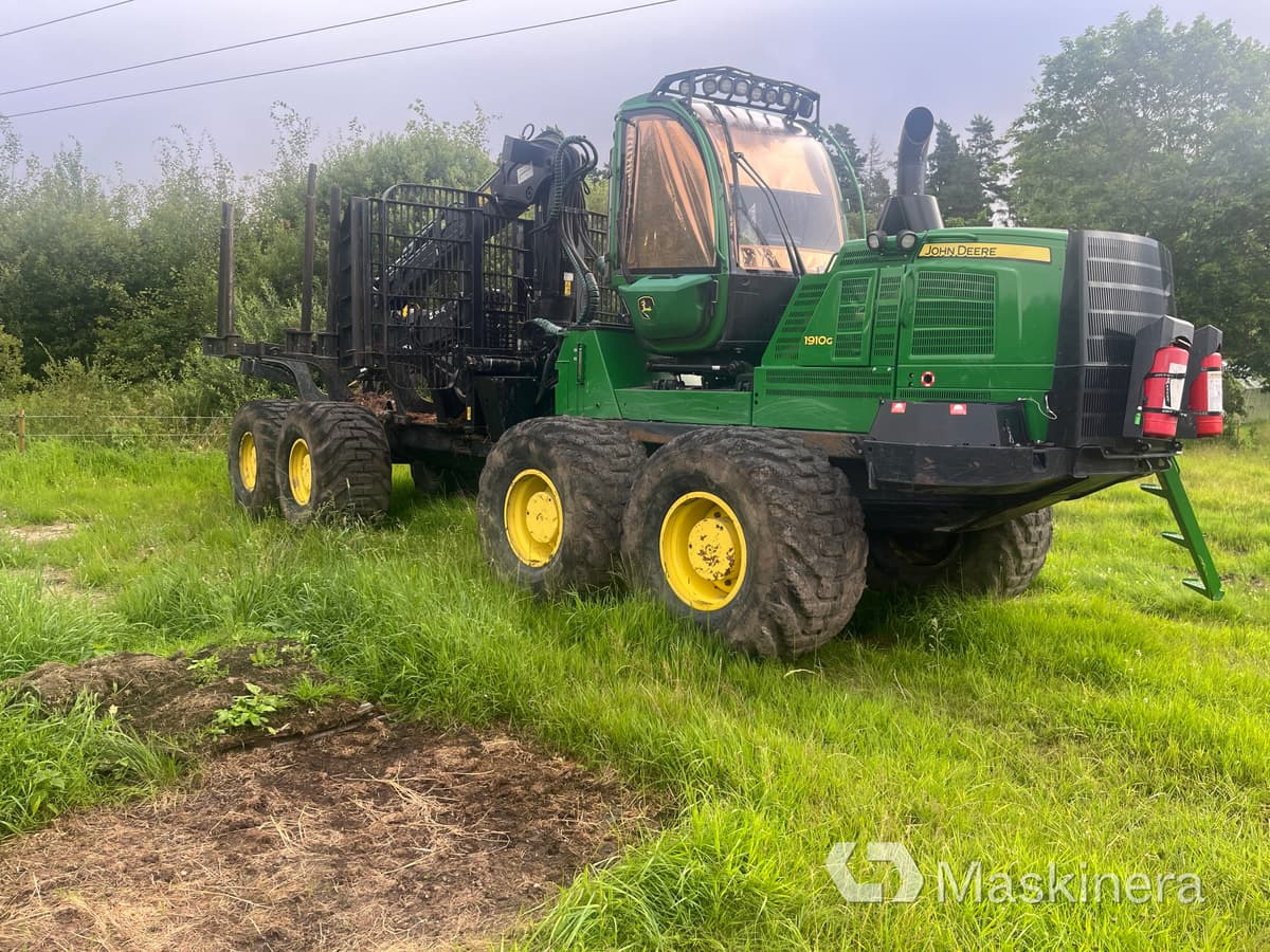 Skotare John Deere 1910G - Forwarder: das Bild 2 Skotare John Deere 1910G - Forwarder: das Bild 2