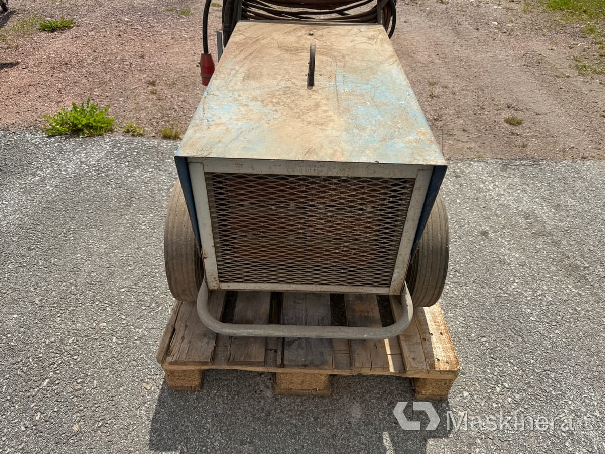Svets Luna LDU 300 (rep.objekt) - Schweissgeräte: das Bild 2 Svets Luna LDU 300 (rep.objekt) - Schweissgeräte: das Bild 2