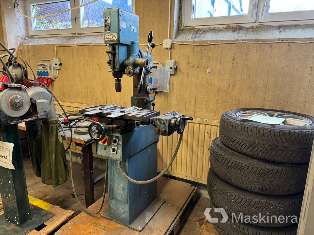 Undovis Fräs-och borrmaskin UB-3 Fräs-och borrmaskin AB Arboga Maskiner U 2508 - Fräsmaschine: das Bild 1 Undovis Fräs-och borrmaskin UB-3 Fräs-och borrmaskin AB Arboga Maskiner U 2508 - Fräsmaschine: das Bild 1