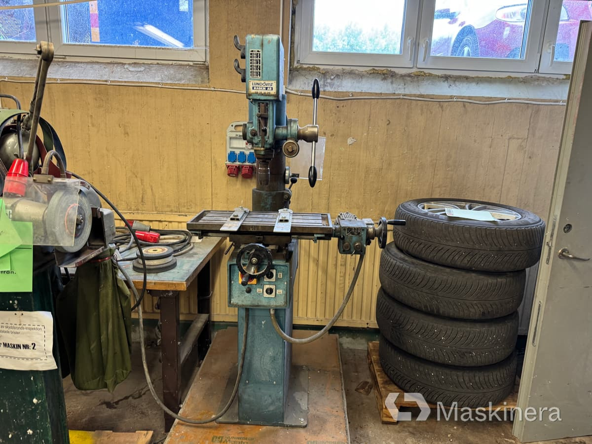 Undovis Fräs-och borrmaskin UB-3 Fräs-och borrmaskin AB Arboga Maskiner U 2508 - Fräsmaschine: das Bild 2 Undovis Fräs-och borrmaskin UB-3 Fräs-och borrmaskin AB Arboga Maskiner U 2508 - Fräsmaschine: das Bild 2