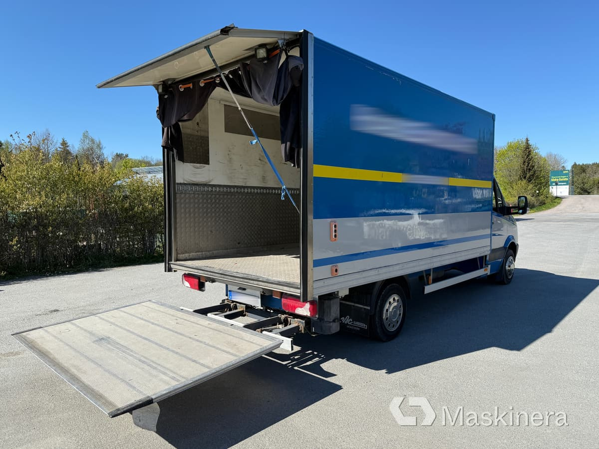 Volkswagen Crafter 50 2.5 TDI Volkswagen Crafter 2.5 TDI Skåp/Bakgavellyft - Koffer Transporter: das Bild 5 Volkswagen Crafter 50 2.5 TDI Volkswagen Crafter 2.5 TDI Skåp/Bakgavellyft - Koffer Transporter: das Bild 5