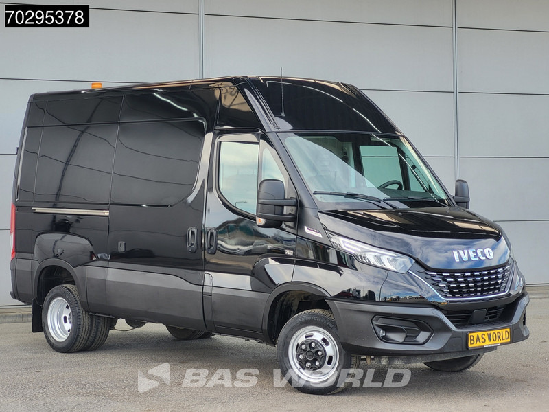 Iveco Daily 35C18 3.0L Automaat L2H2 Dubbellucht 3,5t Trekhaak Navi Airco Cruise Camera Euro6 L2 Airco Trekhaak Cruise control - Kastenwagen: das Bild 3 Iveco Daily 35C18 3.0L Automaat L2H2 Dubbellucht 3,5t Trekhaak Navi Airco Cruise Camera Euro6 L2 Airco Trekhaak Cruise control - Kastenwagen: das Bild 3