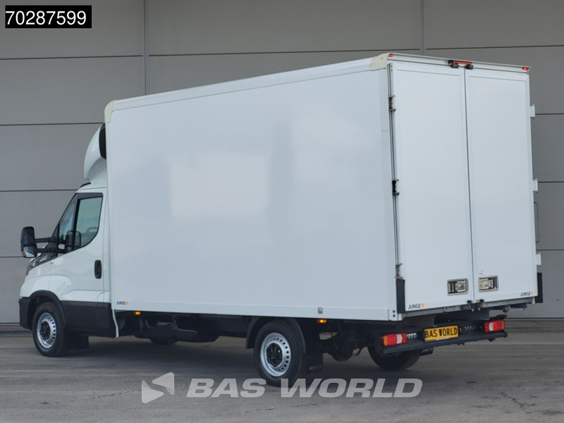 Iveco Daily 35S16 Automaat Bakwagen Achterdeuren Airco Camera Euro6 Meubelbak Koffer 21m3 Airco - Koffer Transporter: das Bild 2 Iveco Daily 35S16 Automaat Bakwagen Achterdeuren Airco Camera Euro6 Meubelbak Koffer 21m3 Airco - Koffer Transporter: das Bild 2