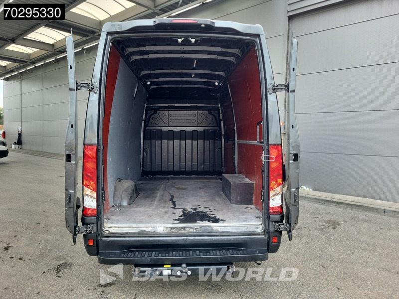 Iveco Daily 35S18 3.0L 180PK Automaat L2H2 LED ACC Navi 3.5t trekhaak Airco L2 12m3 Airco Trekhaak - Kastenwagen: das Bild 3 Iveco Daily 35S18 3.0L 180PK Automaat L2H2 LED ACC Navi 3.5t trekhaak Airco L2 12m3 Airco Trekhaak - Kastenwagen: das Bild 3