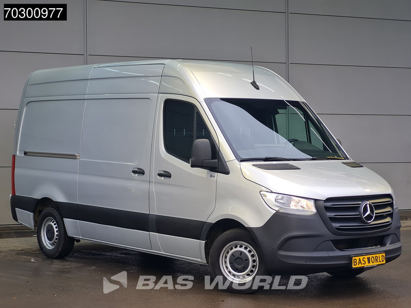 Mercedes-Benz Sprinter 315 CDI Automaat L2H2 150PK Airco Camera Parkeersensoren MBUX CarPlay Euro6 L2 Airco - Kleintransporter: das Bild 3 Mercedes-Benz Sprinter 315 CDI Automaat L2H2 150PK Airco Camera Parkeersensoren MBUX CarPlay Euro6 L2 Airco - Kleintransporter: das Bild 3