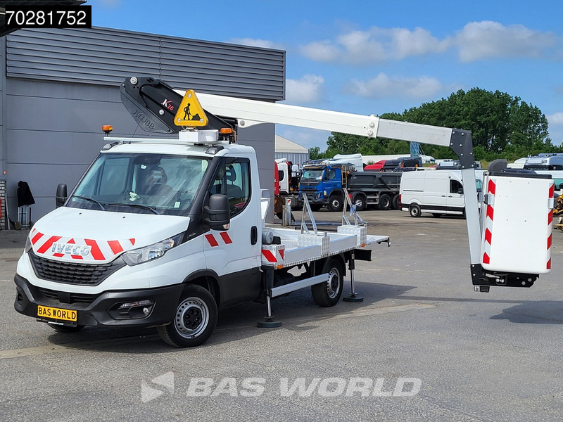 Iveco Daily 35S14 Hoogwerker 11meter Werkhoogte Klubb Navi Airco Cruise Cmaera Parkeersensoren Nacelle Arbeitsbühne 2Personen Airco Cruise c - Transporter: das Bild 5 Iveco Daily 35S14 Hoogwerker 11meter Werkhoogte Klubb Navi Airco Cruise Cmaera Parkeersensoren Nacelle Arbeitsbühne 2Personen Airco Cruise c - Transporter: das Bild 5