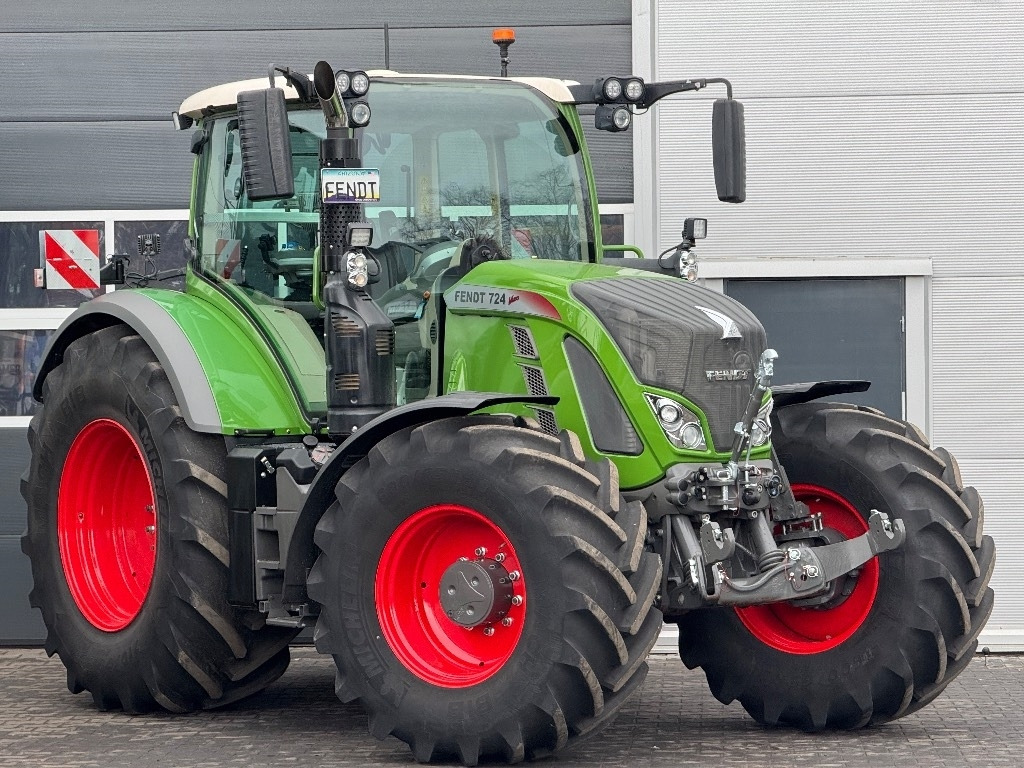 Fendt 724 S4 Profi Plus - Traktor: das Bild 2 Fendt 724 S4 Profi Plus - Traktor: das Bild 2