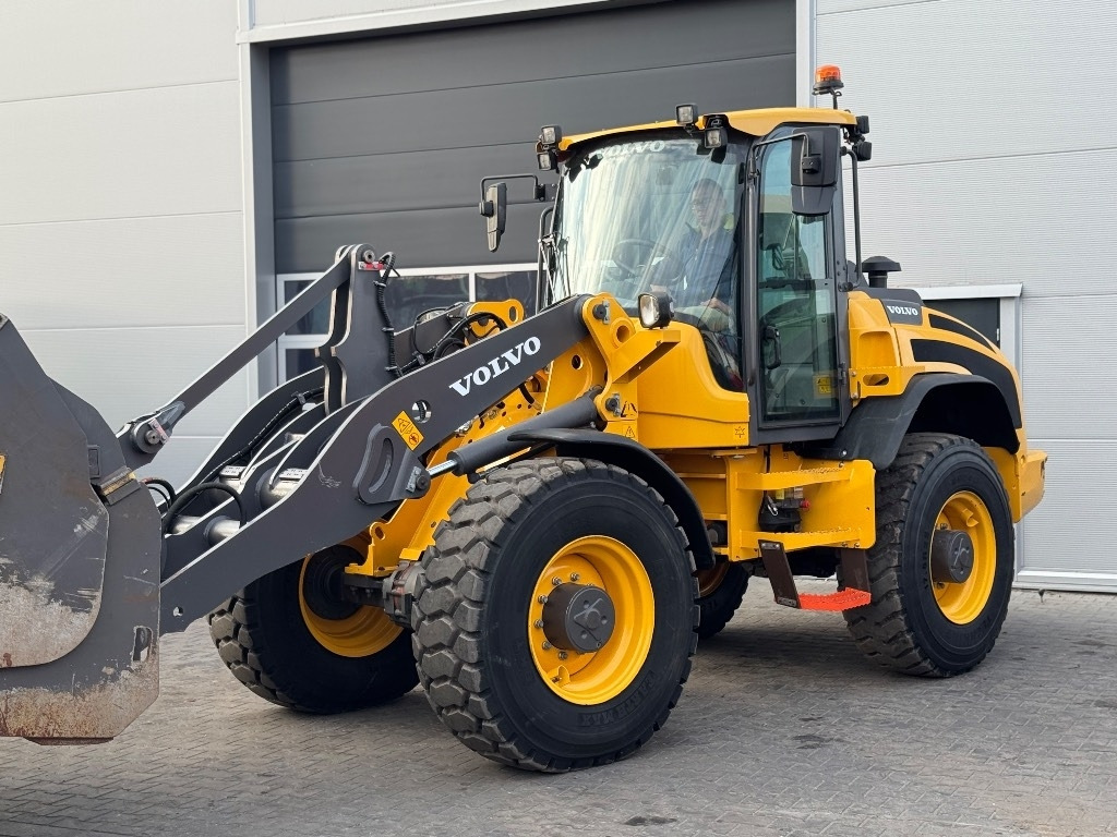 Volvo L 45 H - Radlader: das Bild 1 Volvo L 45 H - Radlader: das Bild 1