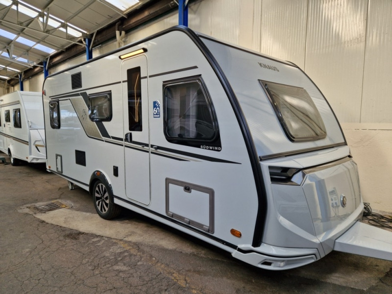 Knaus Sudwind 500 QDK 60° Years - Wohnwagen: das Bild 1 Knaus Sudwind 500 QDK 60° Years - Wohnwagen: das Bild 1