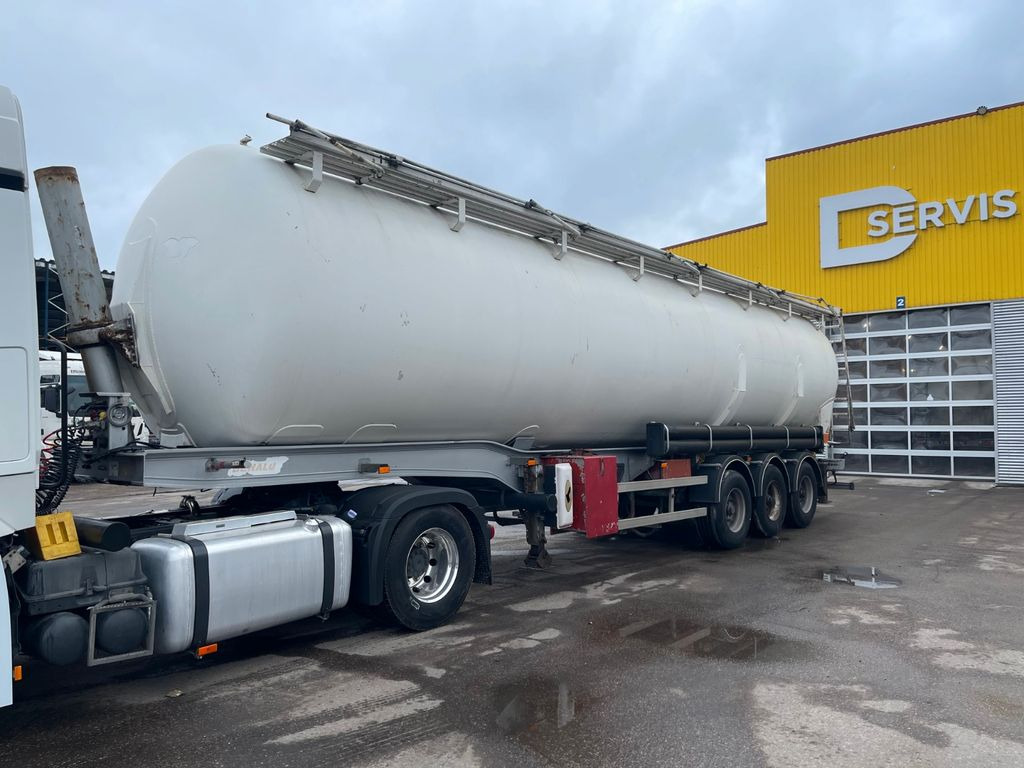 Benalu SILO 60 - Siloauflieger: das Bild 4 Benalu SILO 60 - Siloauflieger: das Bild 4