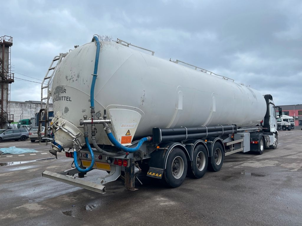 Benalu SILO 60 - Siloauflieger: das Bild 2 Benalu SILO 60 - Siloauflieger: das Bild 2