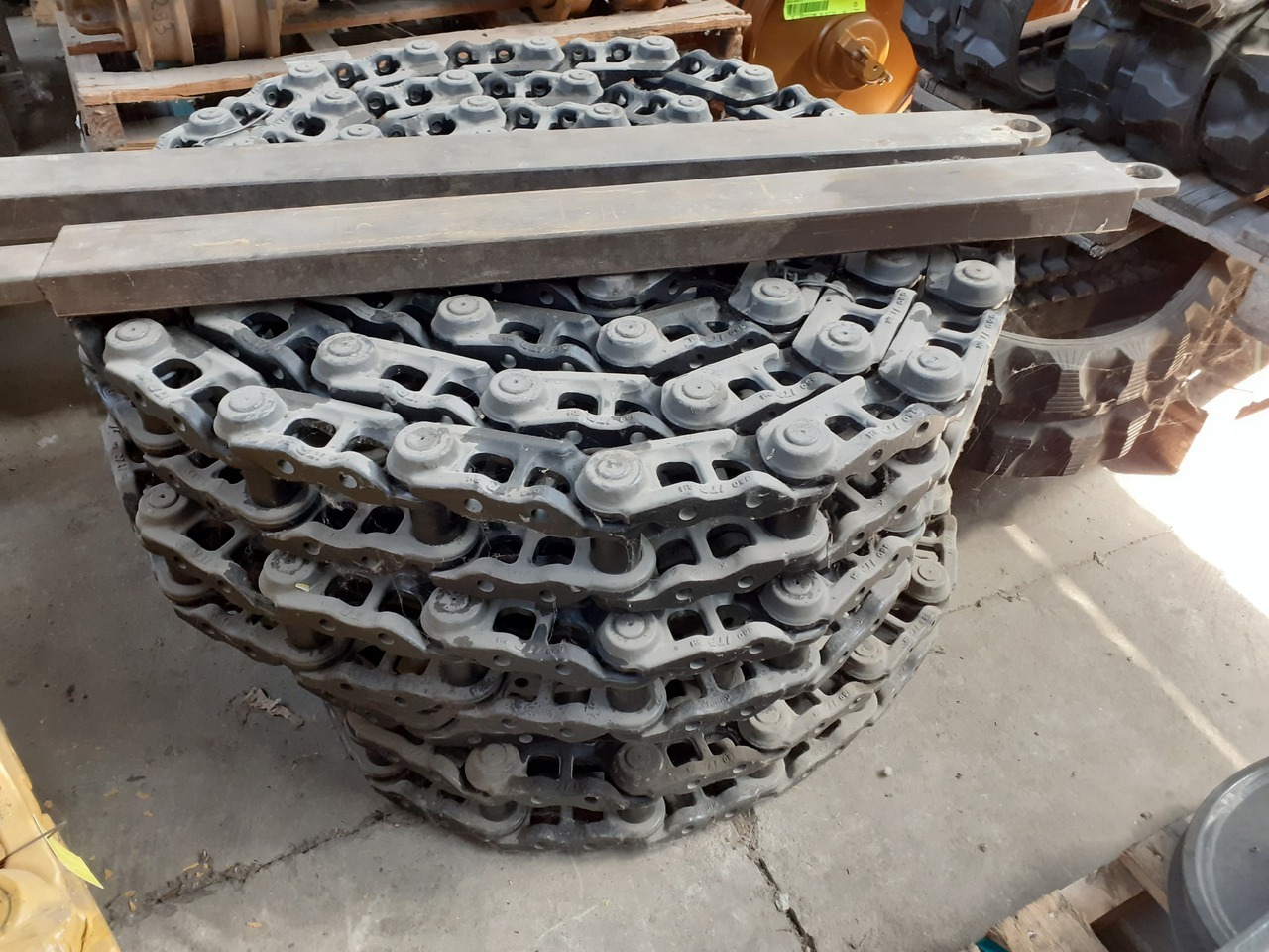 KOBELCO SK135 track chain - Kette für Kettenbagger: das Bild 1 KOBELCO SK135 track chain - Kette für Kettenbagger: das Bild 1