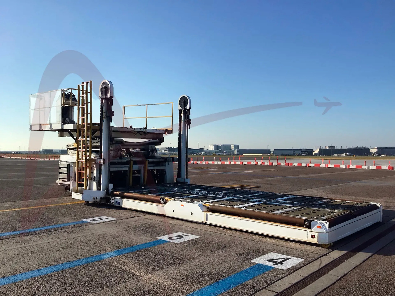 FMC COMMANDER 30H - Flugzeuglader: das Bild 1 FMC COMMANDER 30H - Flugzeuglader: das Bild 1