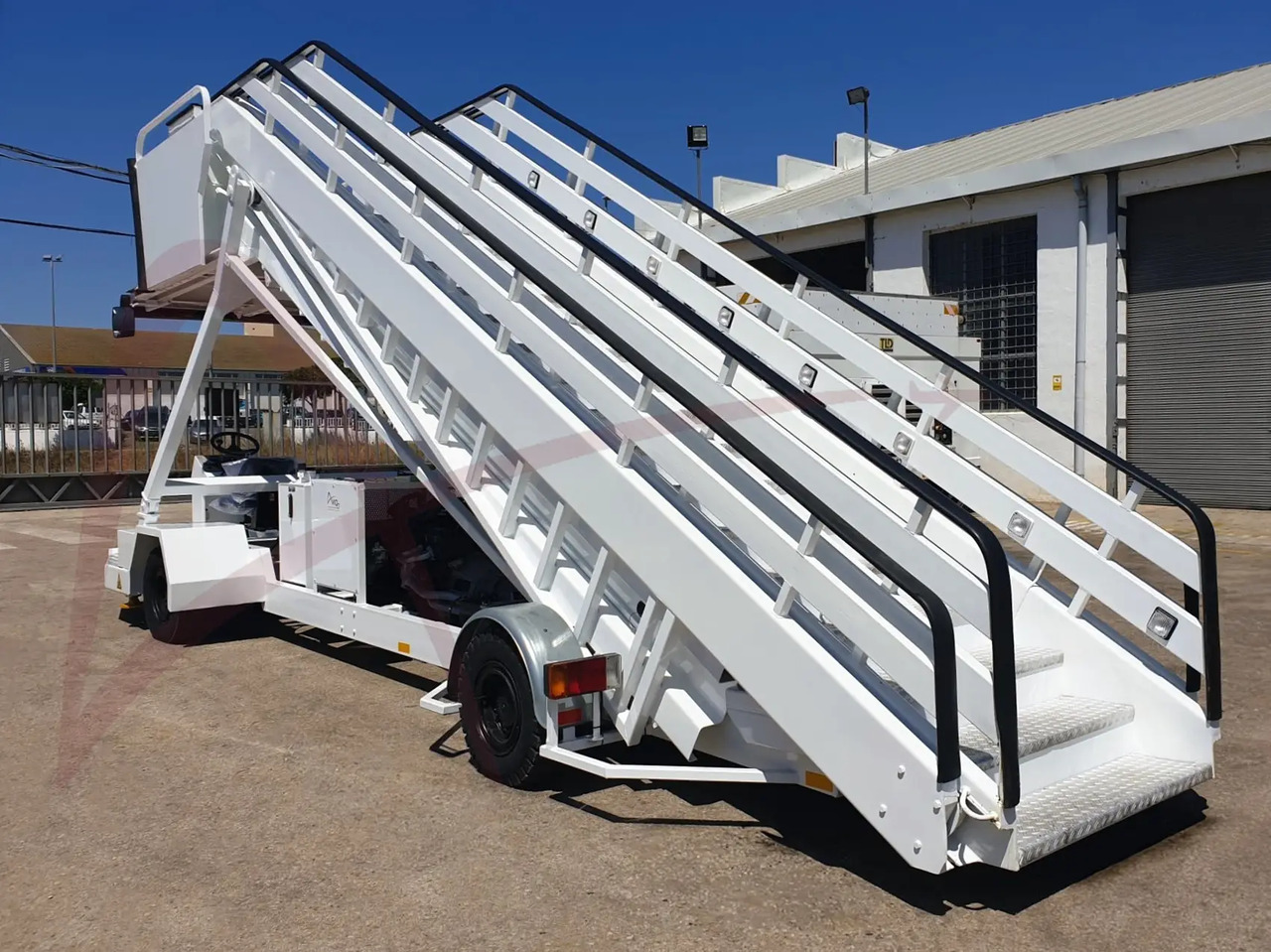 FMC SMART STEP - Passagiertreppe: das Bild 1 FMC SMART STEP - Passagiertreppe: das Bild 1