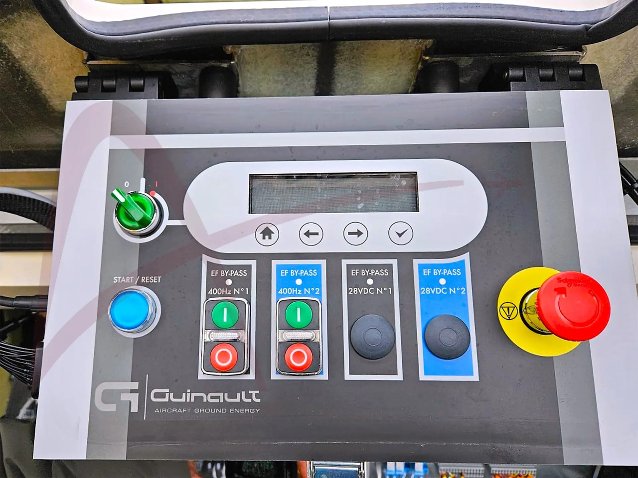 GUINAULT GA180V51D2000 - Bodenstromaggregat: das Bild 3 GUINAULT GA180V51D2000 - Bodenstromaggregat: das Bild 3