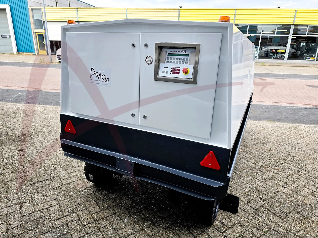 HITZINGER GPU120D - Bodenstromaggregat: das Bild 3 HITZINGER GPU120D - Bodenstromaggregat: das Bild 3