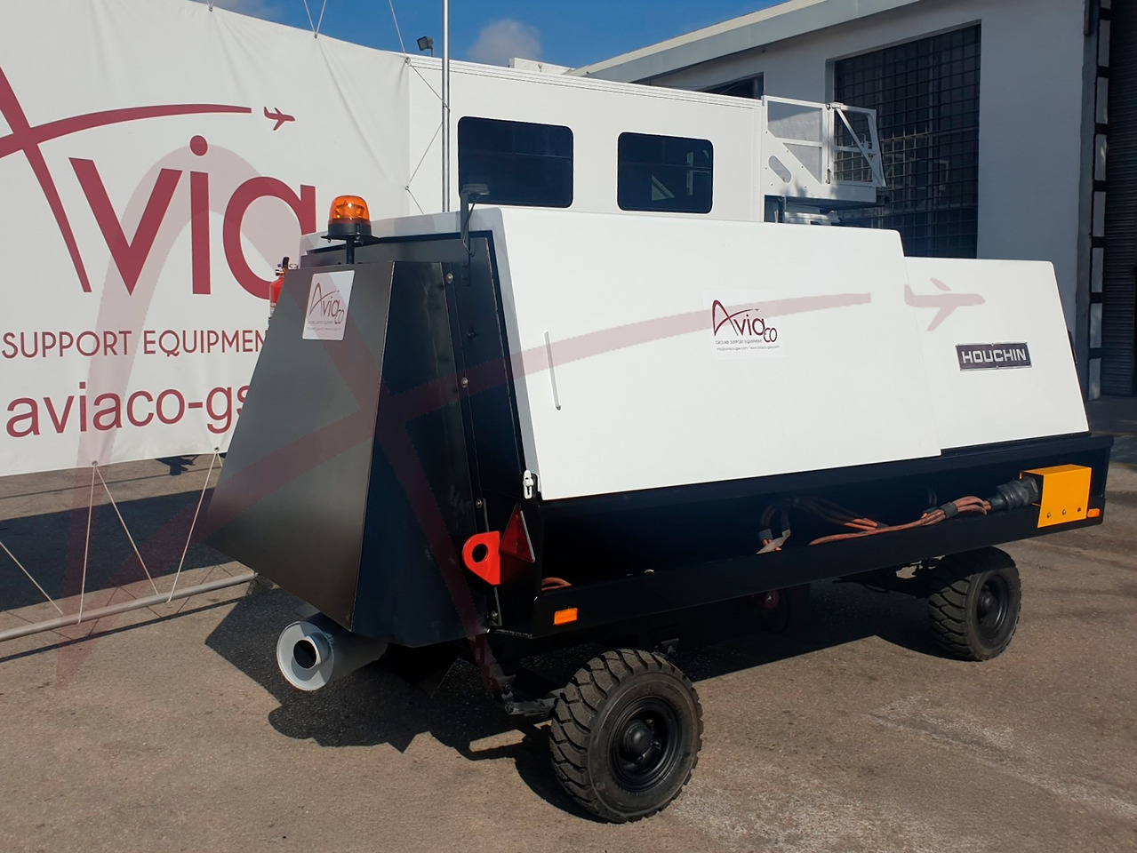 HOUCHIN 690 - Bodenstromaggregat: das Bild 2 HOUCHIN 690 - Bodenstromaggregat: das Bild 2