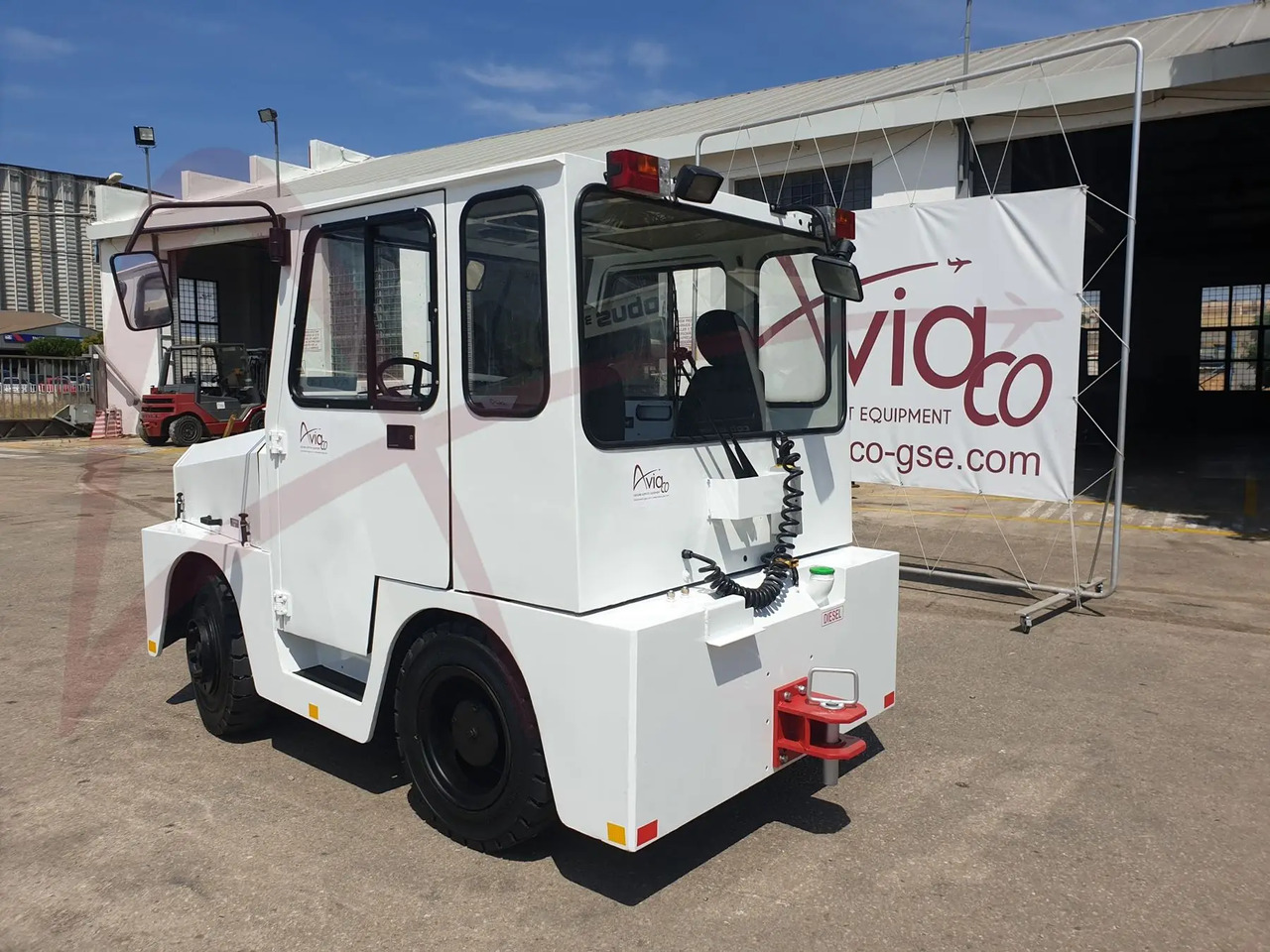 MULAG COMET 6 - Gepäckschlepper: das Bild 3 MULAG COMET 6 - Gepäckschlepper: das Bild 3